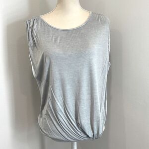 Light weight Mustard Seed top Size Medium